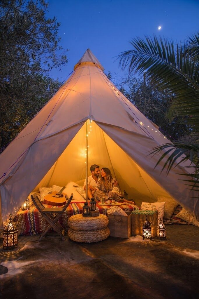 Domo transparente com vista sobre a paisagem — Glamping em Portugal