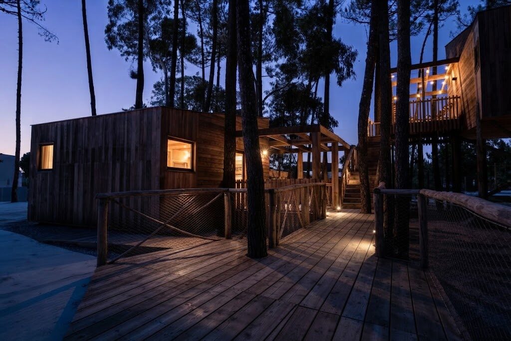 Tenda glamping ao pôr do sol na natureza portuguesa — Glamping na Madeira