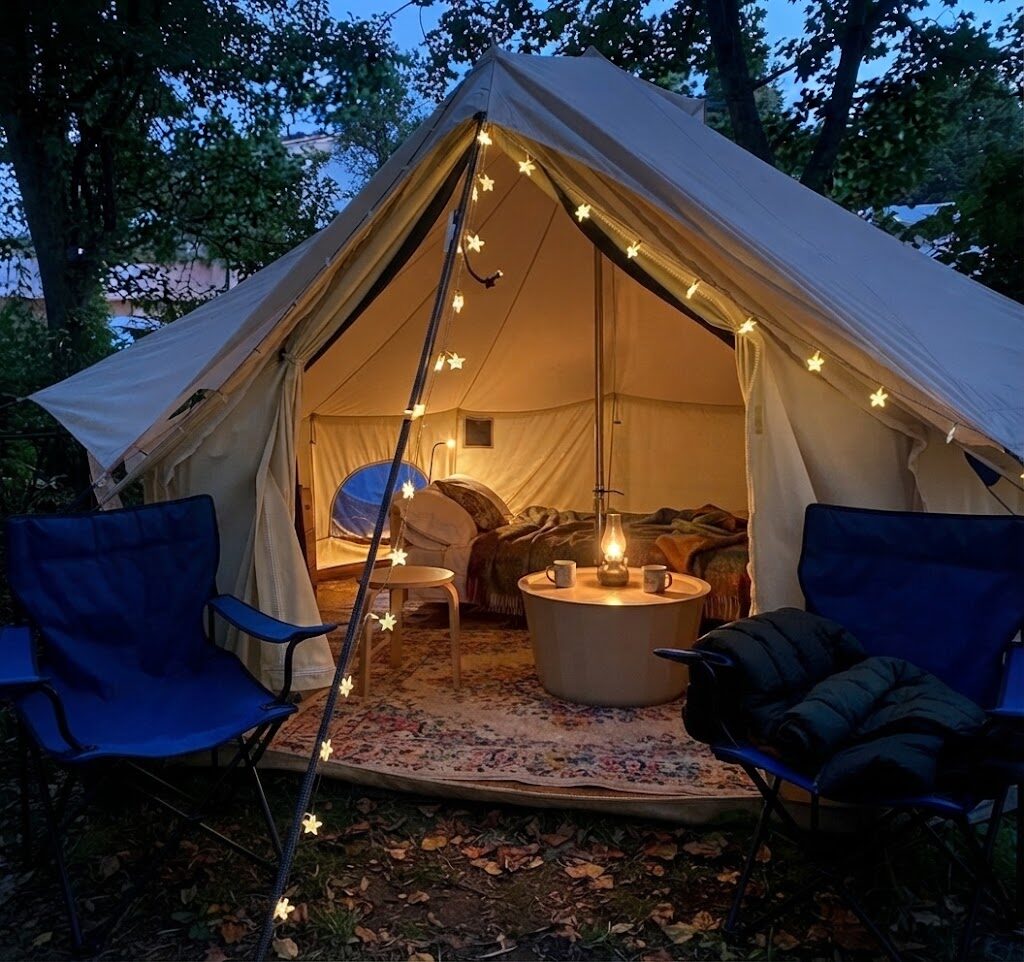 Tenda glamping ao pôr do sol na natureza portuguesa — Glamping em Sintra